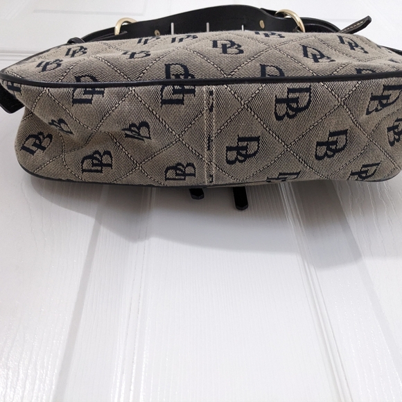~SOLD~ Dooney & Bourke Small Shoulder Bag - Picture 7 of 13